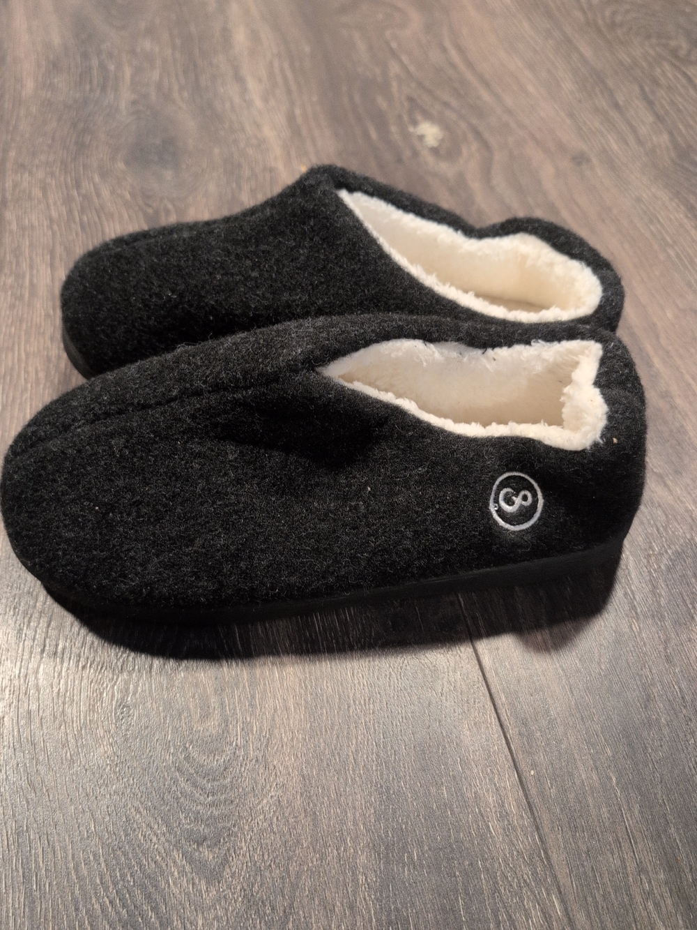 Womens Comfortable Black Slippers Plush Fleece Lined Memory Foam Closed Back